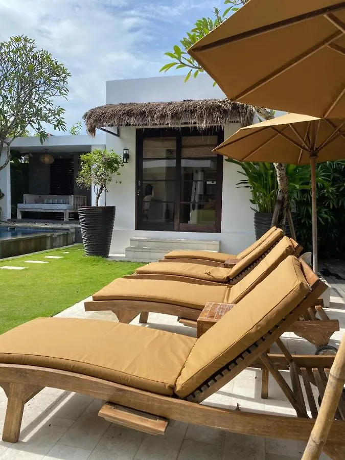 Lotus Luxury Villa Seminyak Guest house