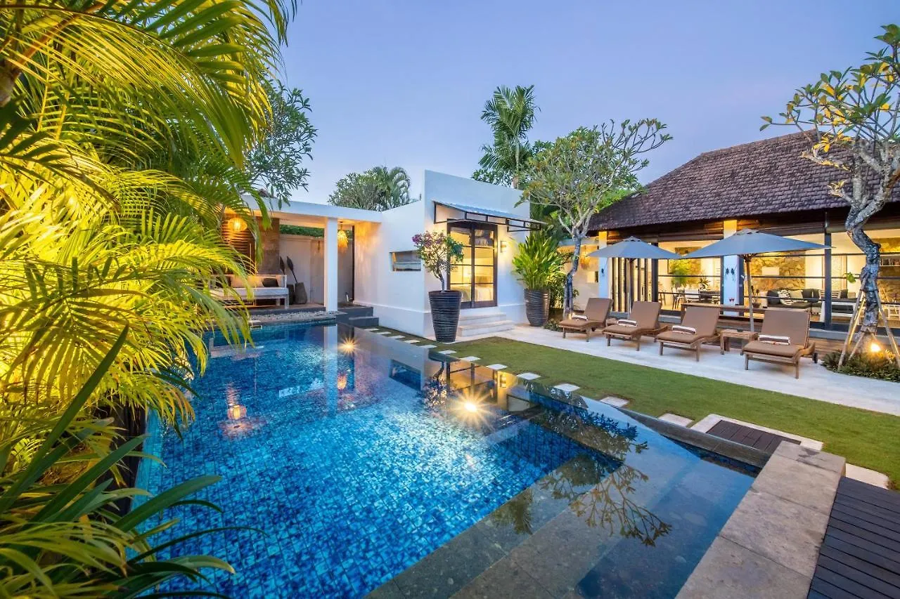 Lotus Luxury Villa Seminyak Guest house